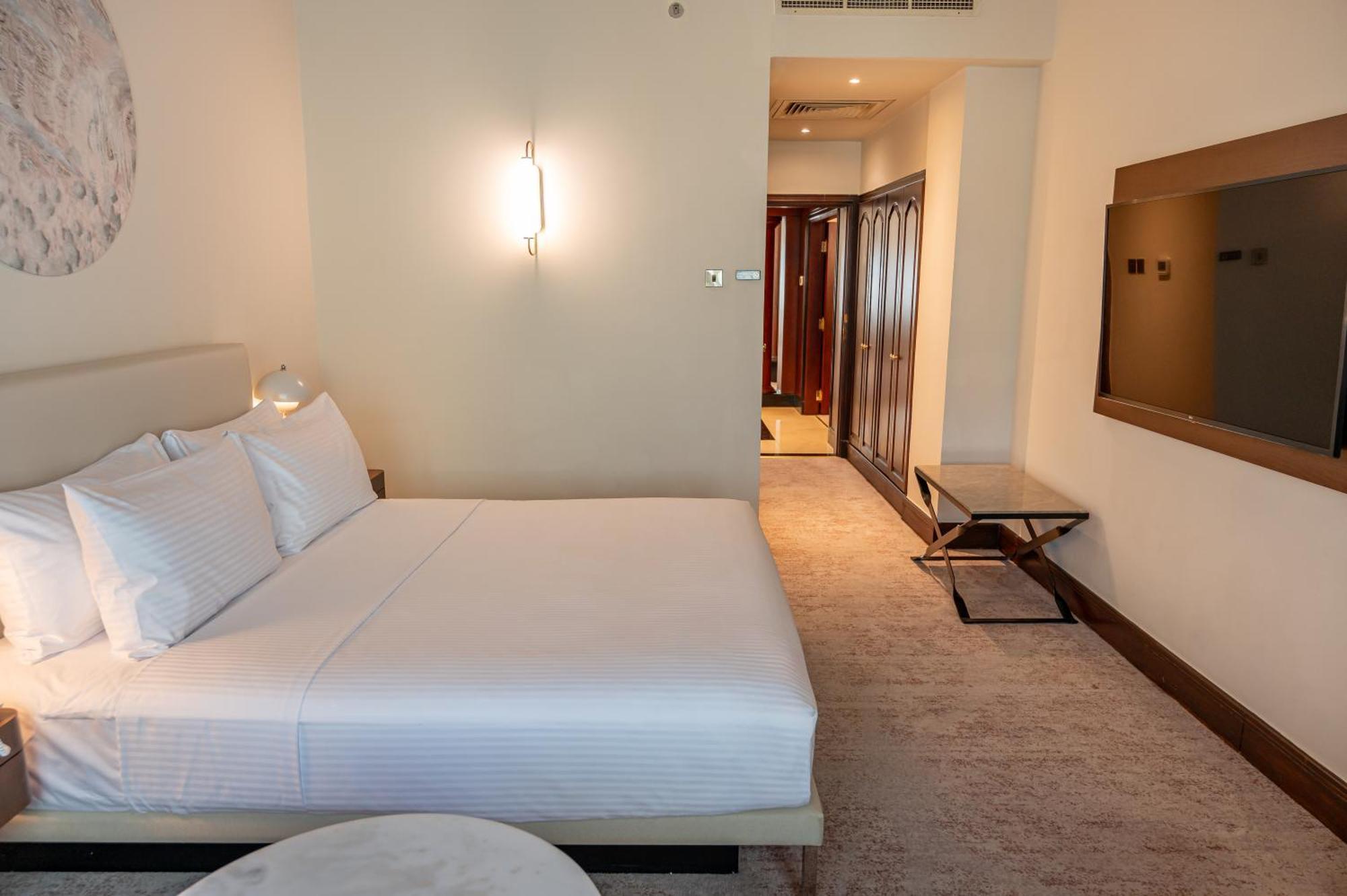 Majestic Cove Hotel - Formerly Le Meridien Fairway Dubai Exterior photo