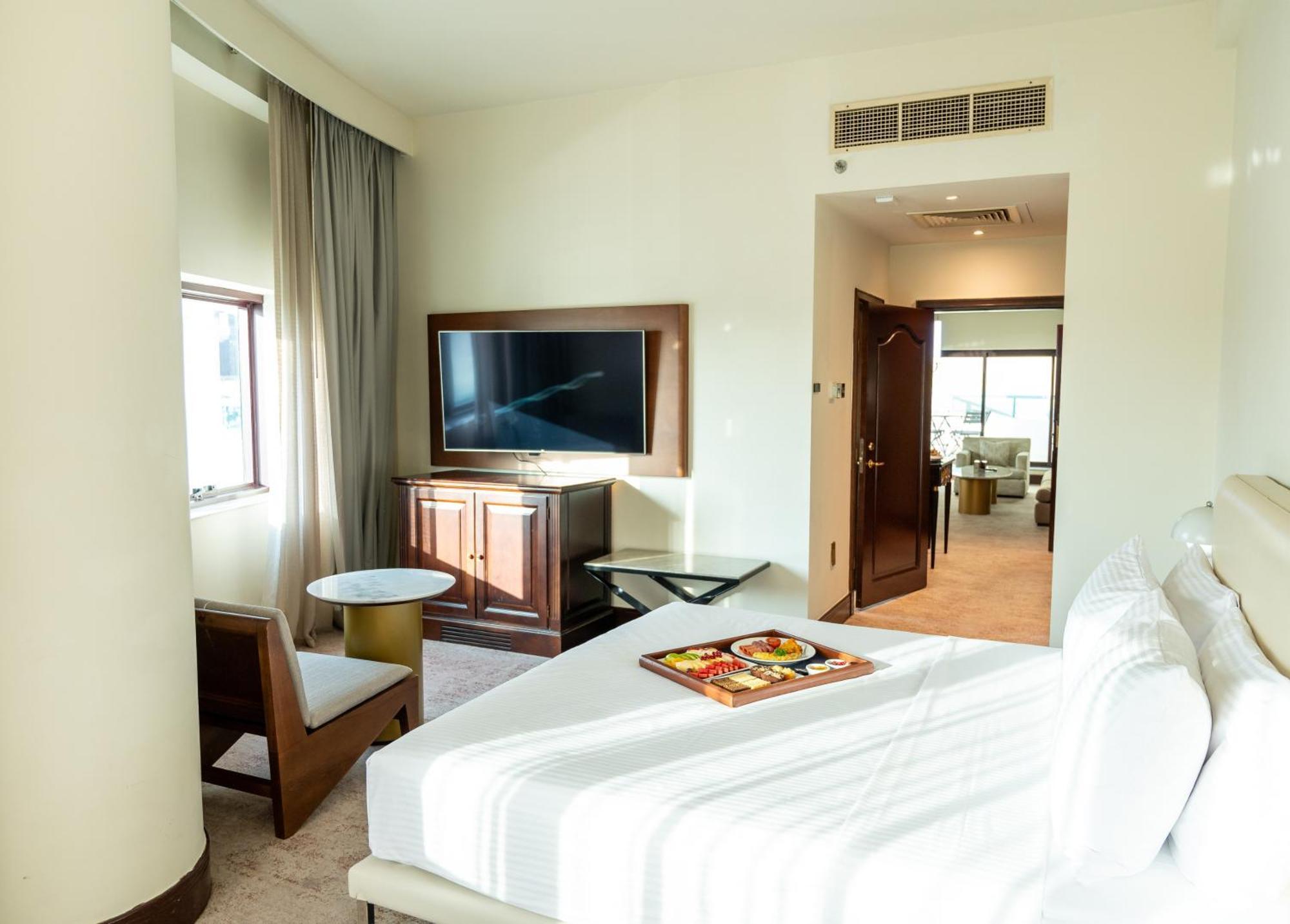 Majestic Cove Hotel - Formerly Le Meridien Fairway Dubai Exterior photo