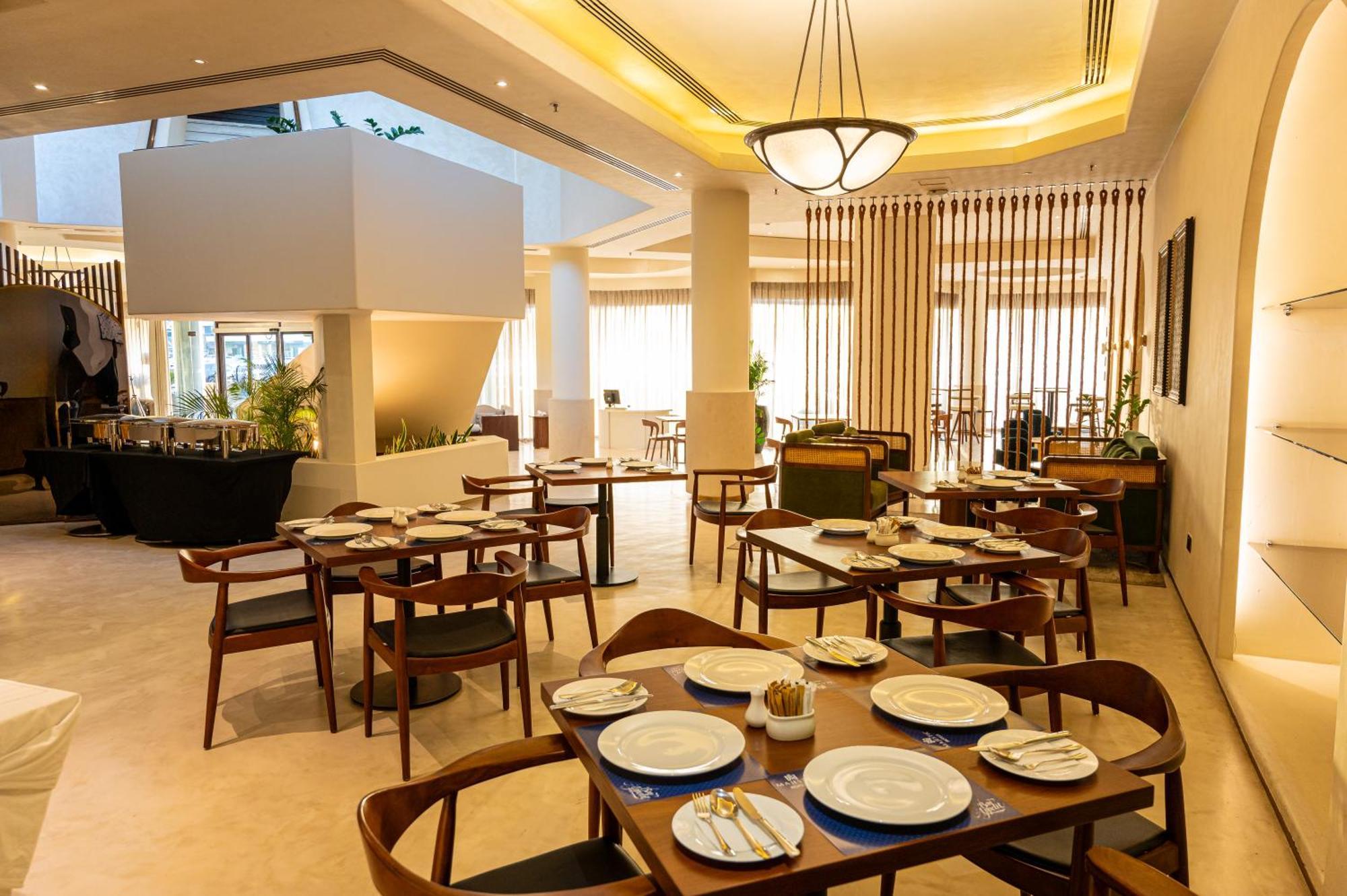 Majestic Cove Hotel - Formerly Le Meridien Fairway Dubai Exterior photo