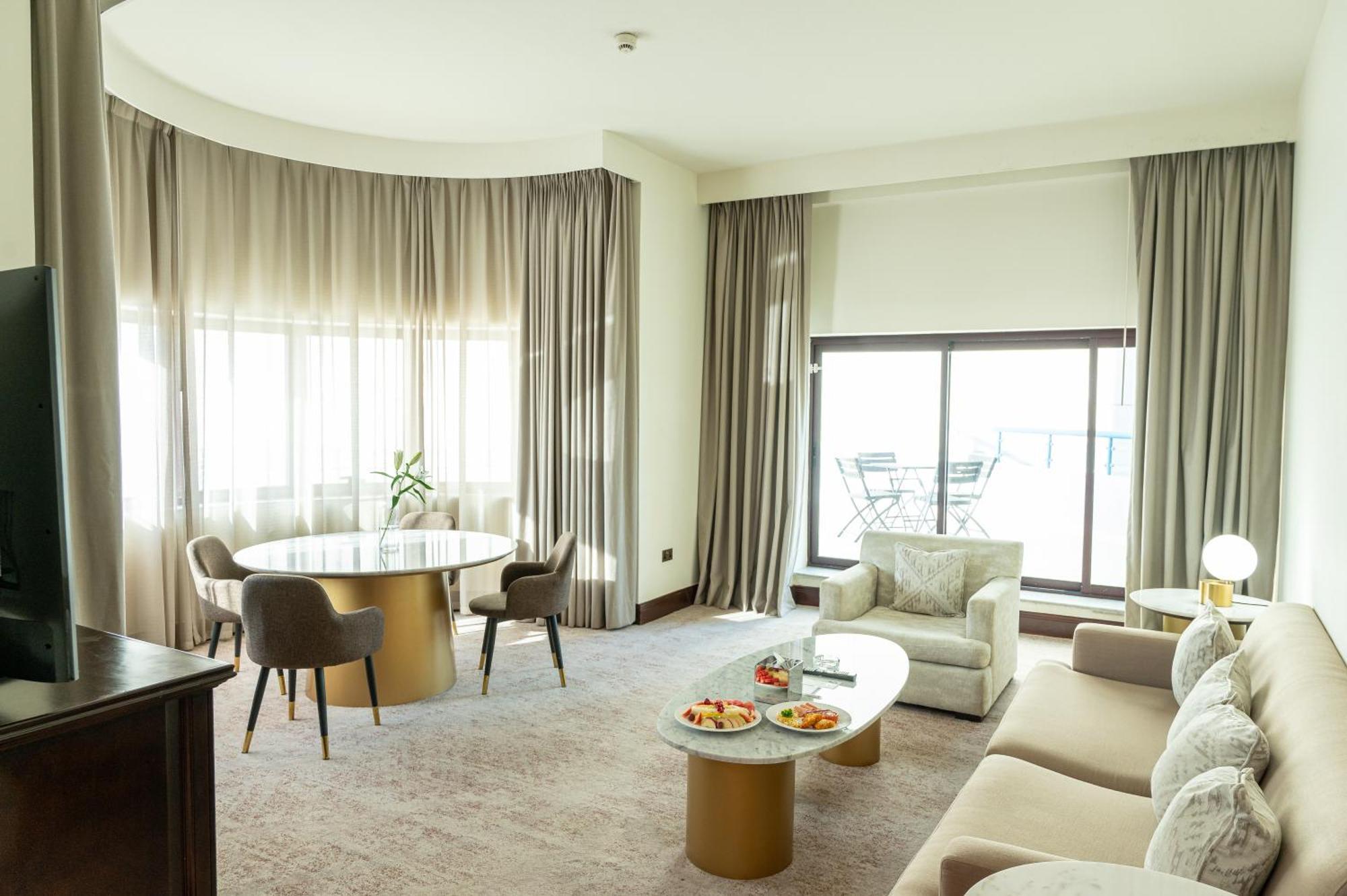 Majestic Cove Hotel - Formerly Le Meridien Fairway Dubai Exterior photo